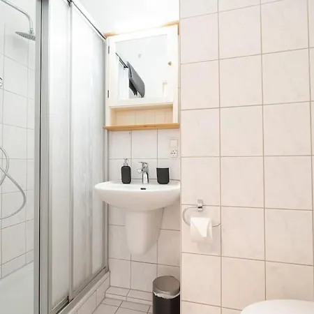Apartment Exklusive 2-zimmer Fuer 6 *